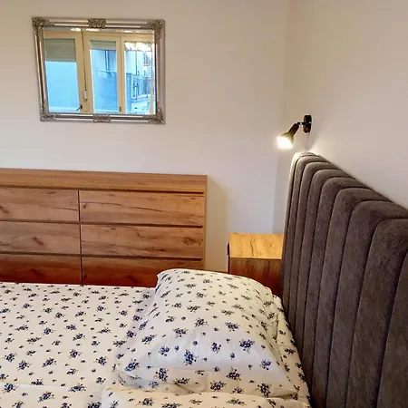 Cozy With 3 Bedrooms Apartamento Trogir