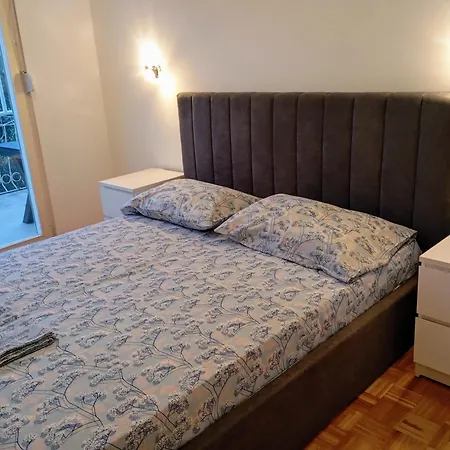 Cozy With 3 Bedrooms Apartamento Trogir