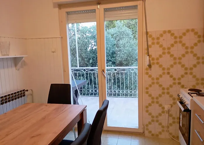 Cozy With 3 Bedrooms * Трогір