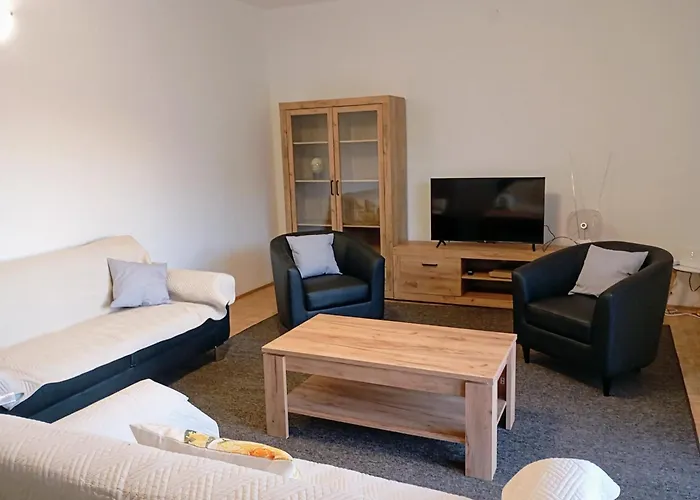 Cozy With 3 Bedrooms Апартаменти