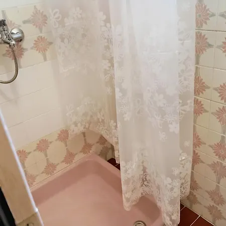 Cozy With 3 Bedrooms アパート トロギール