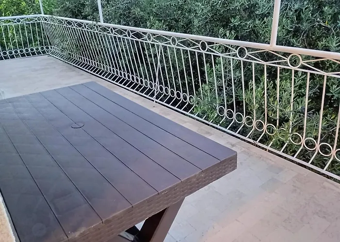 Cozy With 3 Bedrooms Apartment