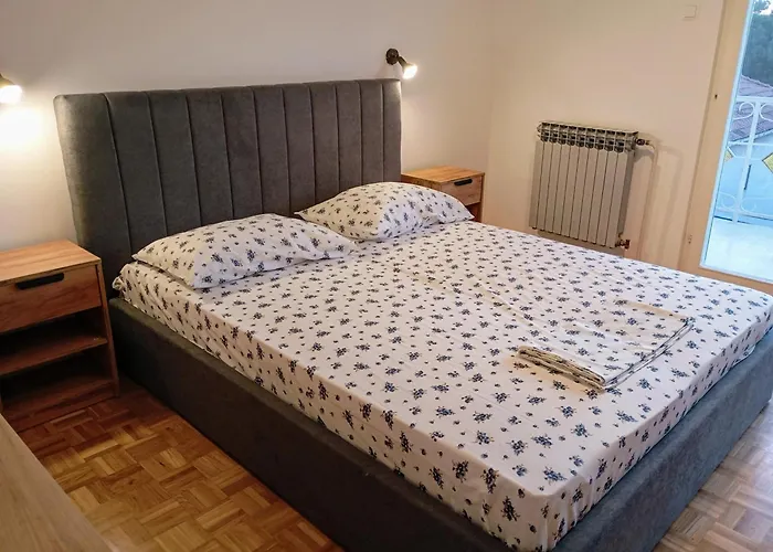 Cozy With 3 Bedrooms