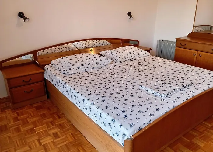 Apartment Cozy With 3 Bedrooms *