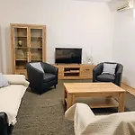 Cozy With 3 Bedrooms * Traù